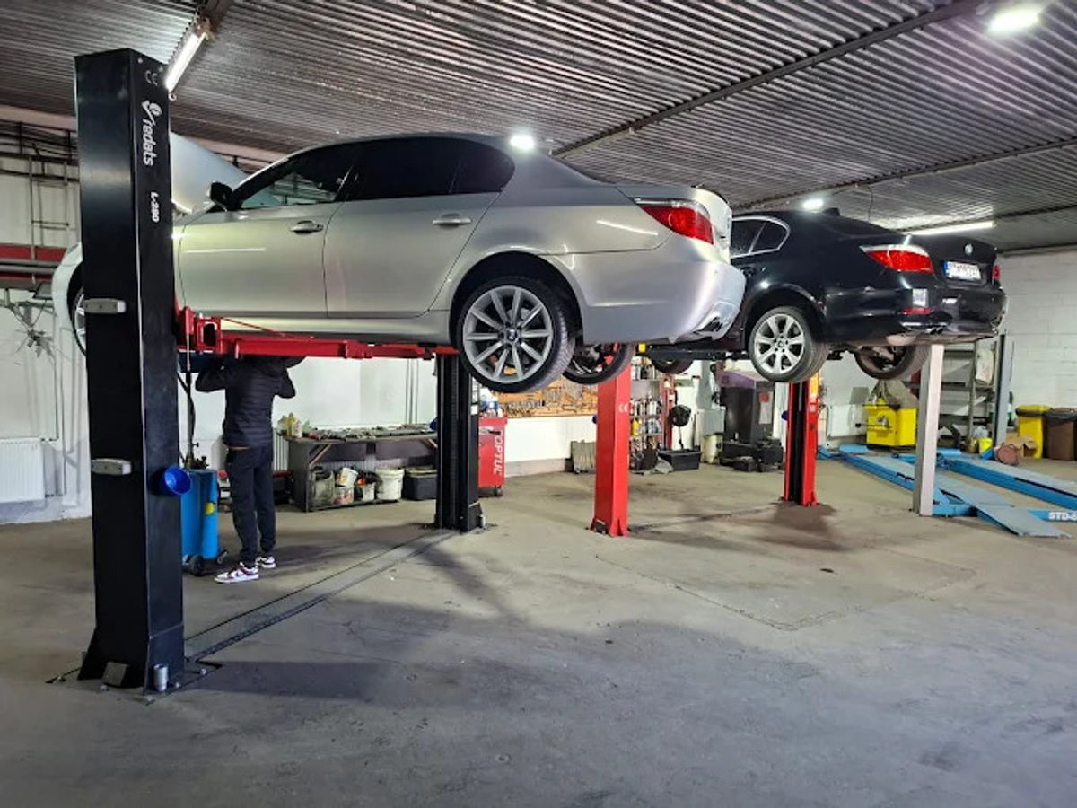 BMW na zdviháku